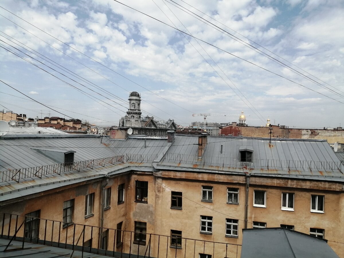 Крыша с видом на 5 углов на Загородном проспекте