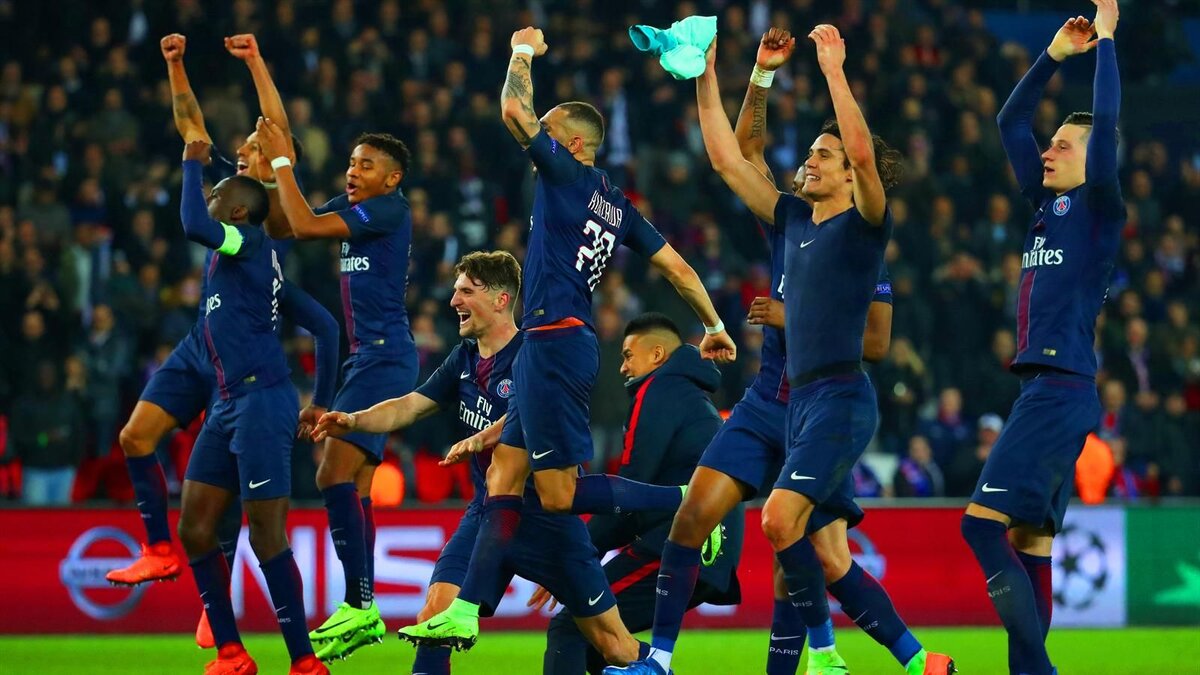 Игроки ПСЖ после победы в первом матче 4:0. Источник: www.eurosport.com