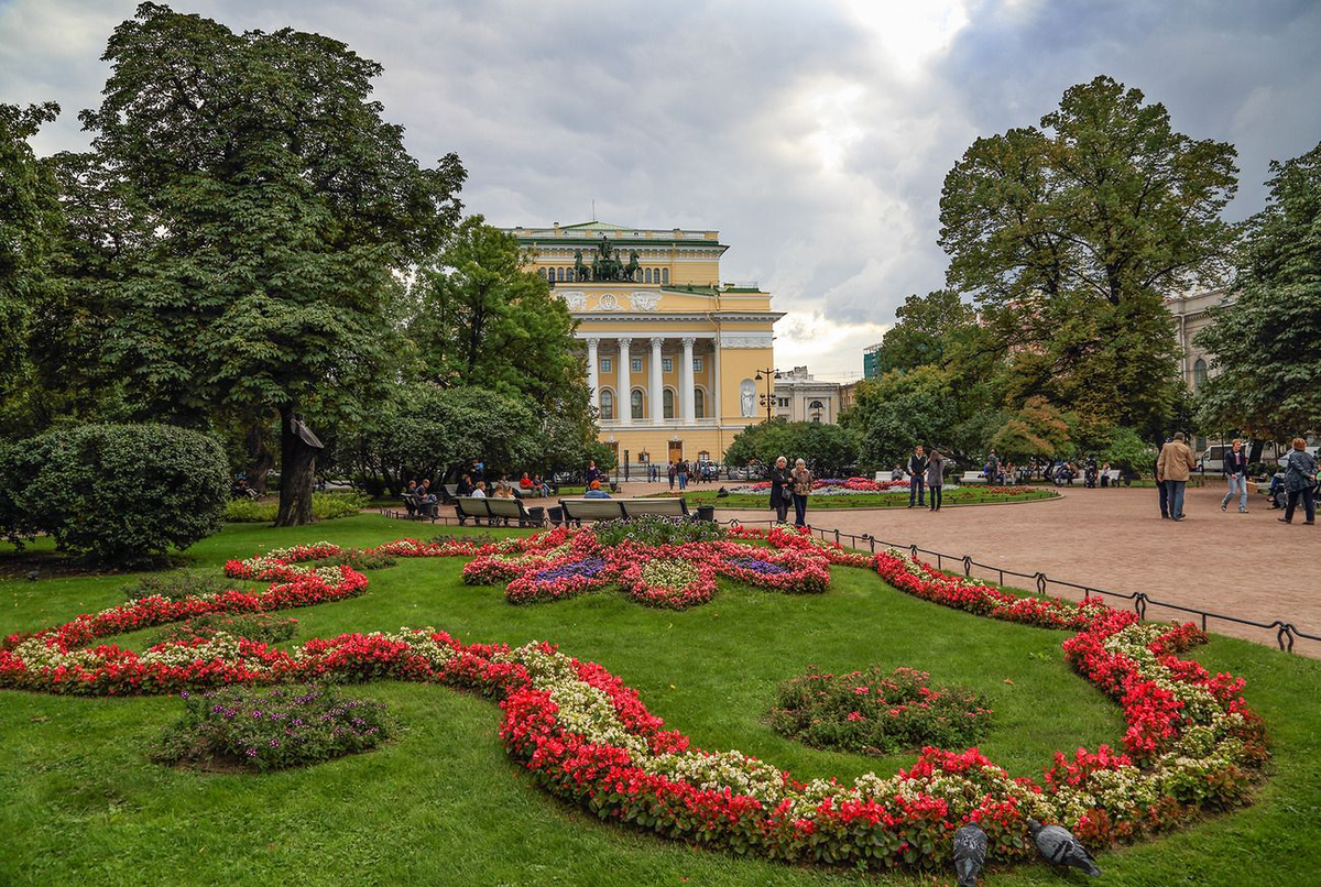 Площадь островского санкт петербург метро