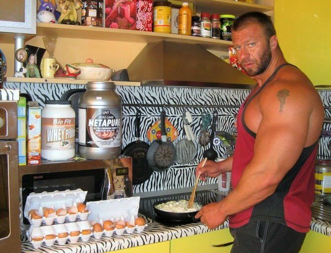 Искусственное обогащение рациона культуристов "вредным" жиром ускорит мышечный рост!