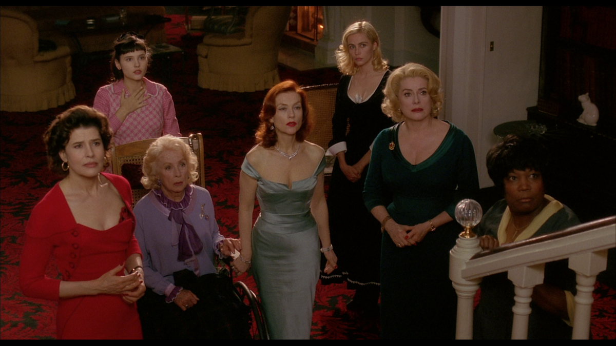 Катрин денёв 8 женщин. Катрин денев и фанни ардан 8 женщин. Катрин денёв в фильме 8 женщин. Катрин денев в фильме 8 женщин. Фанни ардан и катрин денев в фильме.