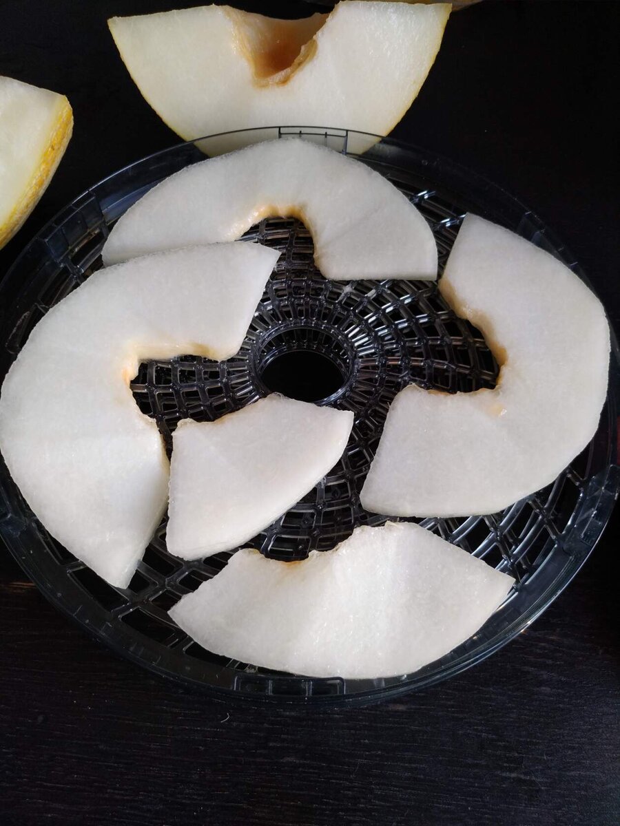 Вяленая дыня - изумительное угощение.