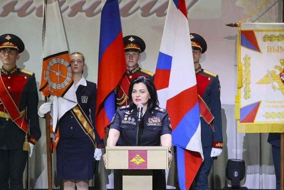 Фото от пресс-службы Минобороны РФ. Заместитель Министра обороны России Татьяна Шевцова в Московском кадетском корпусе «Пансион воспитанниц Минобороны России».