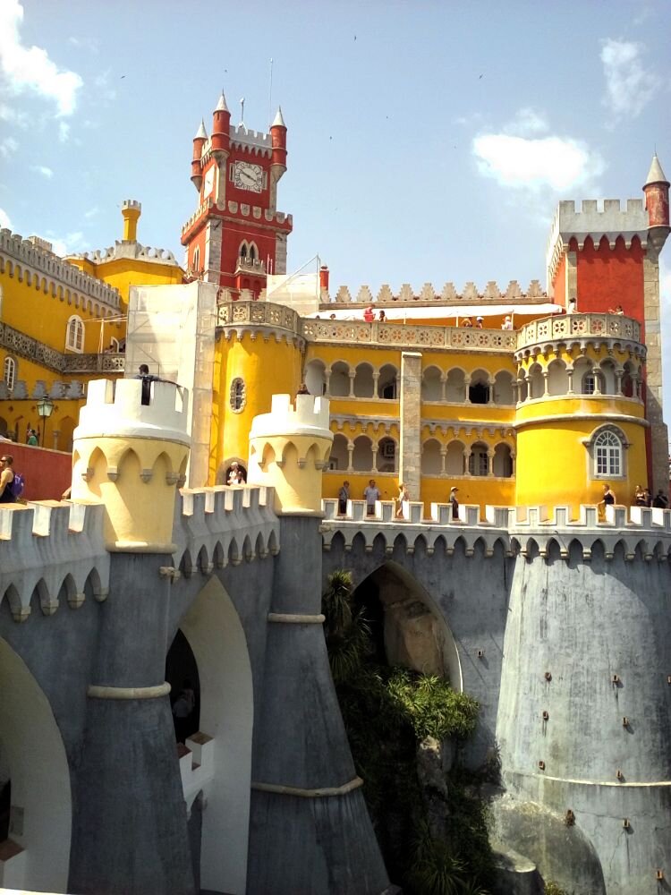 Дворец Пена в Синтре. Фото из Инстаграма автора.