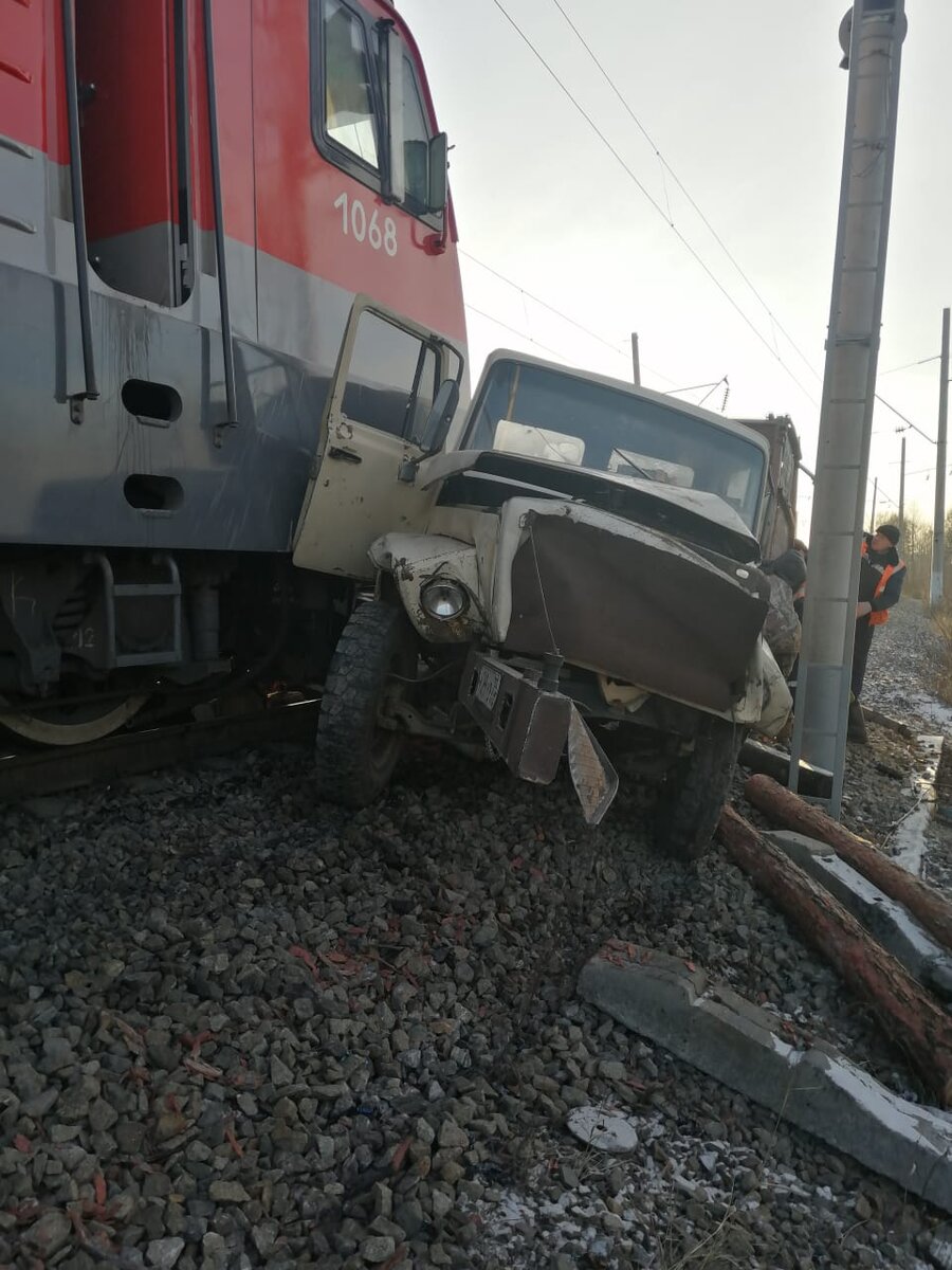 Авария на Железнодорожном переезде. Железнодорожные ДТП В Забайкальском крае.