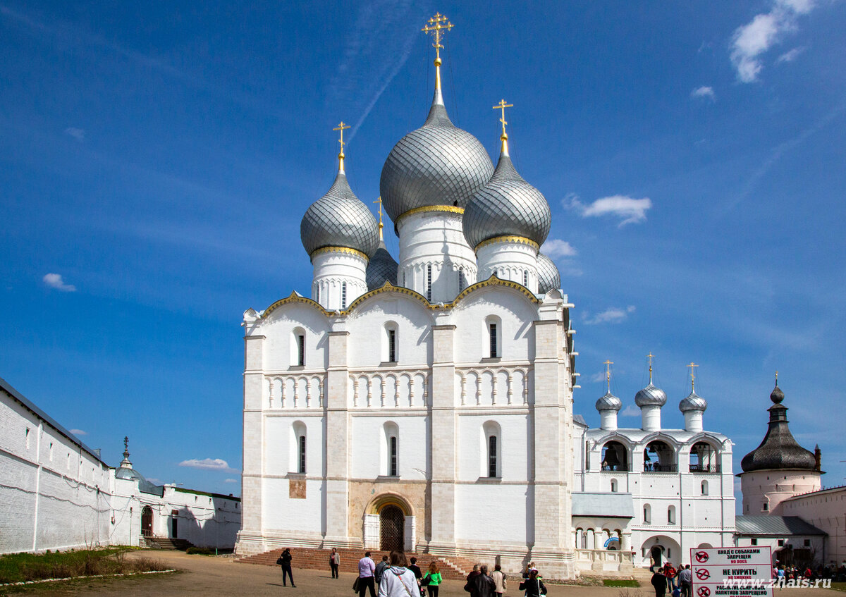 Покажи город ростов. Соборная площадь 2 Ростов Великий. Соборная площадь Ростовского Кремля. Соборная площадь Ростов Великий. Ростов Великий памятники.