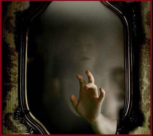 Почему нужно закрывать зеркала, когда человек умирает? Верования и суеверия