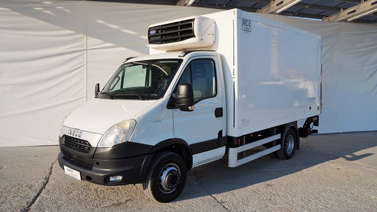 Куплю ивеко дейли б у. Iveco Daily 70c15. Iveco Daily 70. Ивеко Дейли 70с15 фургон. Ивеко Дейли 70с15 с прицепом.