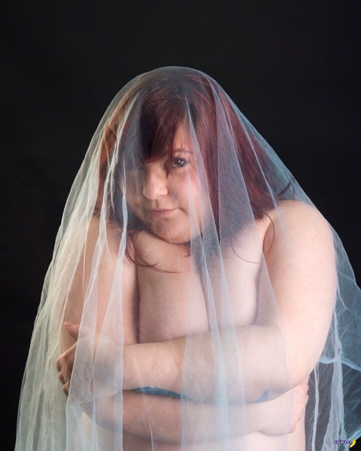 Похоже фотограф не слышал слово "позинг" при фотографировании полных людей.