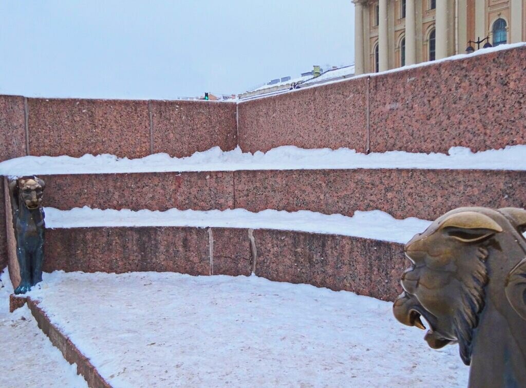 два грифона