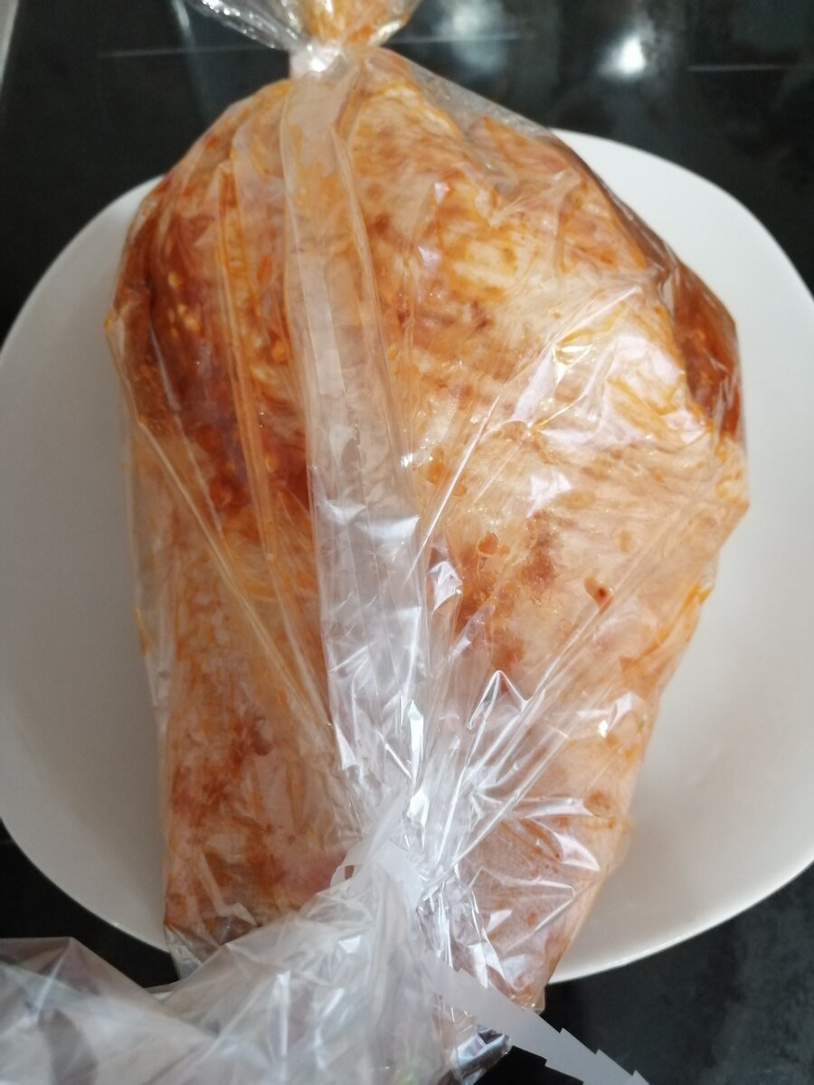 Замаринованная и запакованная рулька