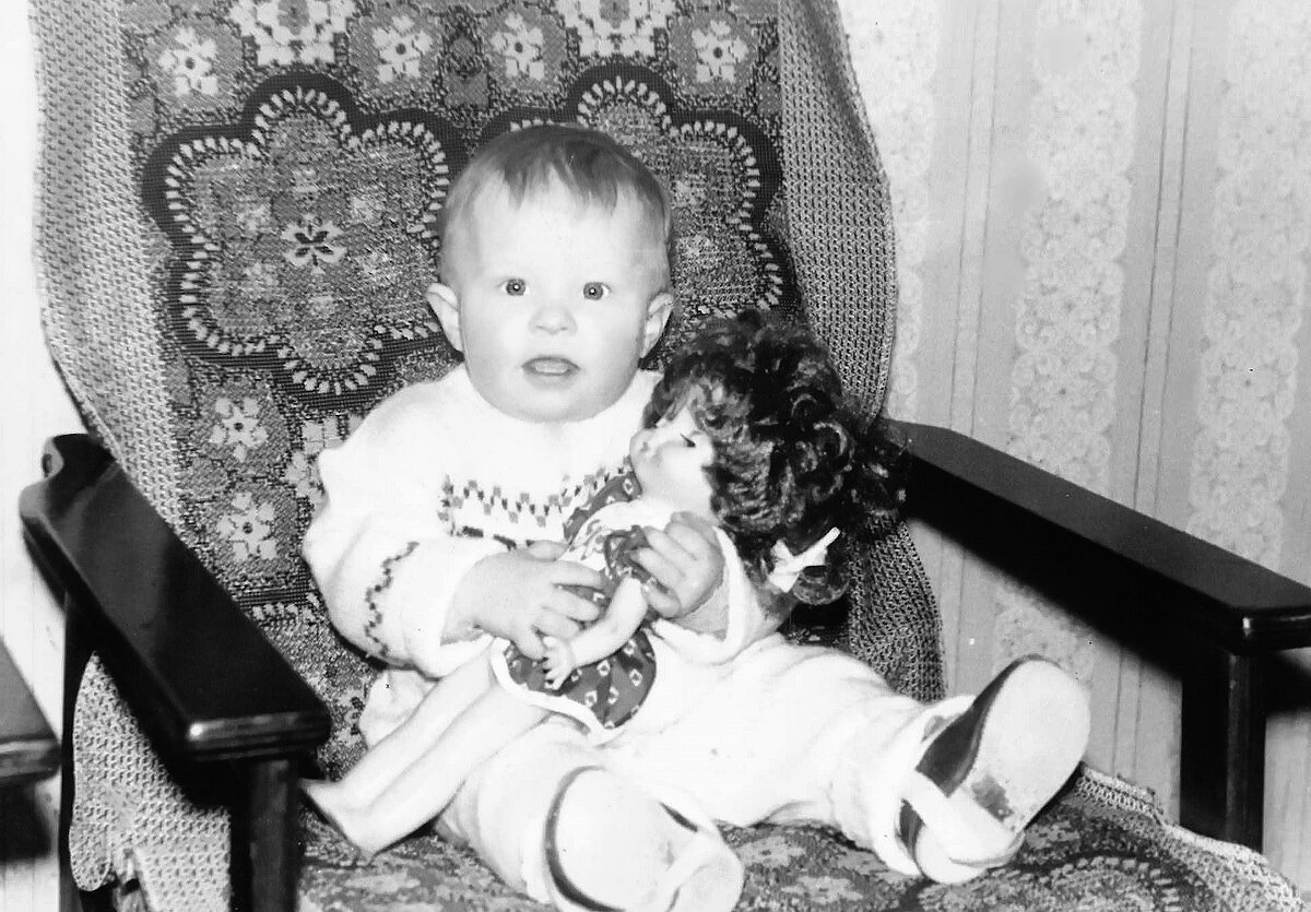 Ничто в целом свете не может нас подкосить, а вот сами мы себя подкашиваем — вздыхаем по тому, чего у нас больше нет, и слишком часто думаем о прошлом.