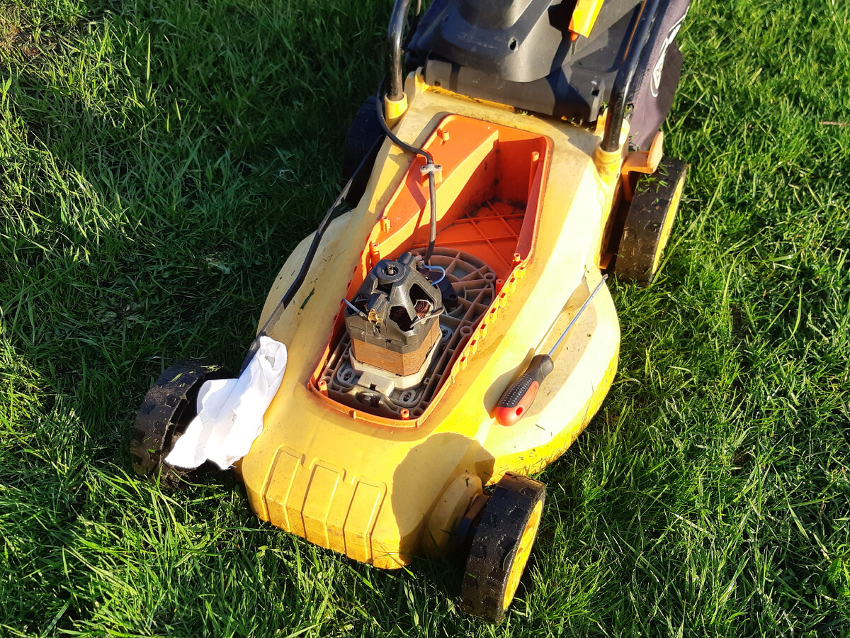 Проверка внутреннего состояния газонокосилки