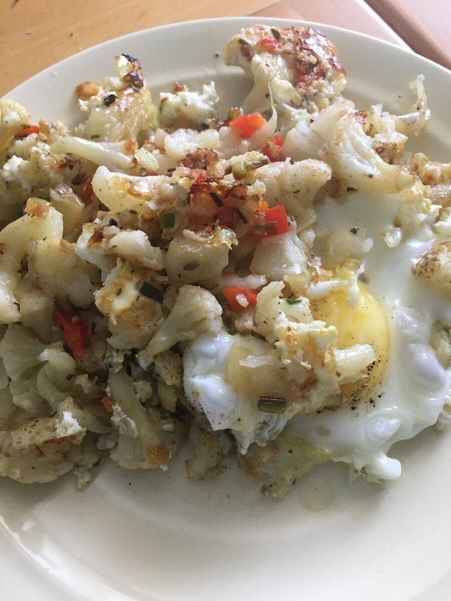 Яичница с овощами.