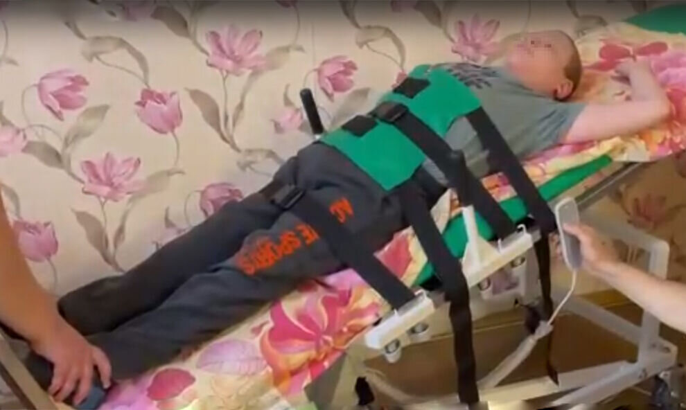    Депутат Госдумы РФ Дмитрий Погорелый помог приобрести и доставить вертикализатор для новоуренгойского подростка