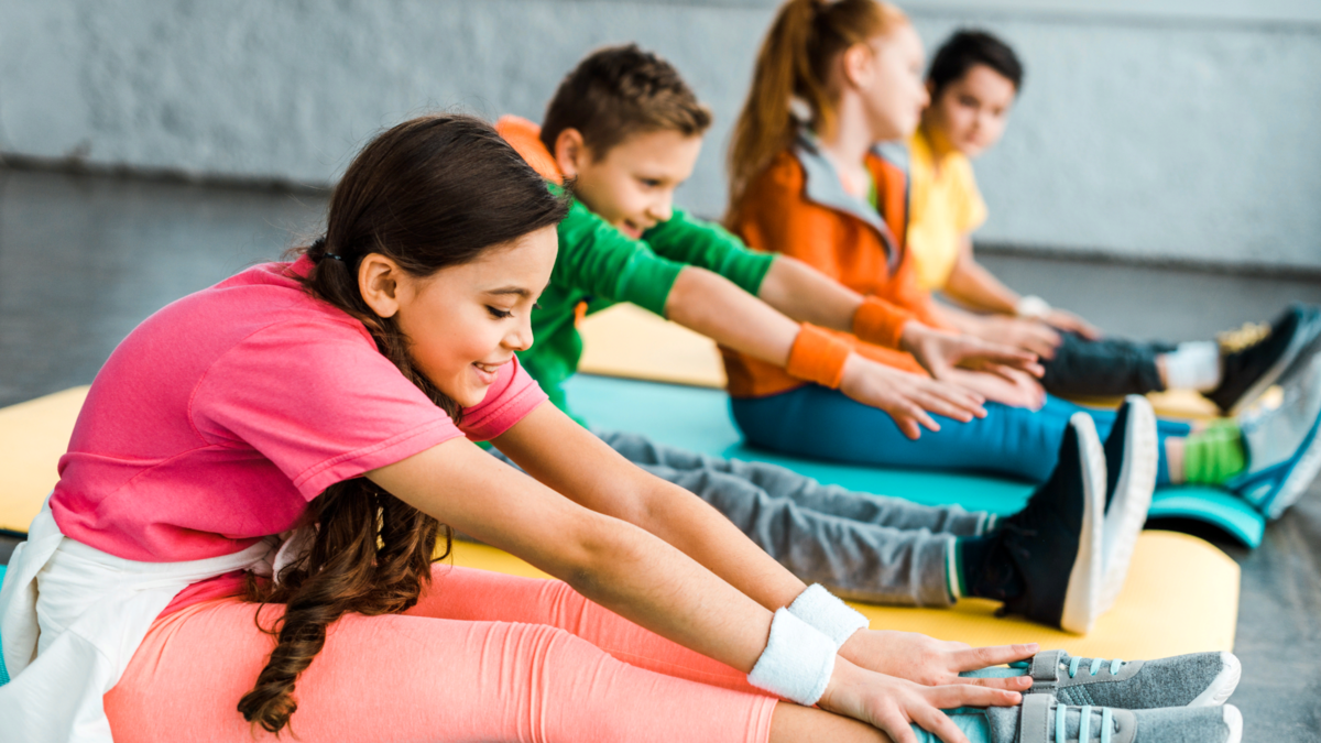 Спортивная зарегистрировать. Kids Gym растяжка. Стоковые малыши физкультура. Аэробики дети тянутся. Стрейч дети.