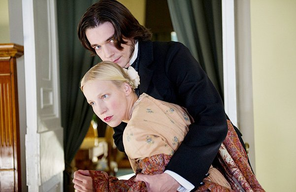 Максим Матвеев и Мария Шалаева в "Бесах" - Николай Ставрогин и Хромоножка