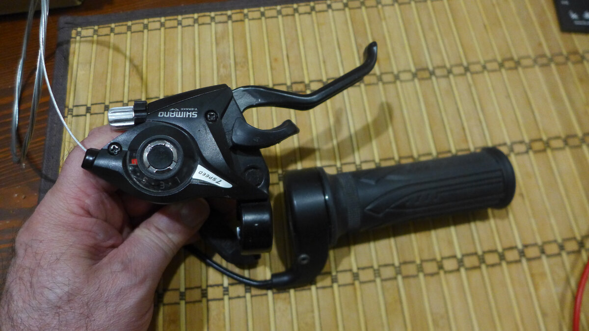 Единый узел тормоза и шифтера, ручка газа. - опасное сочетание!