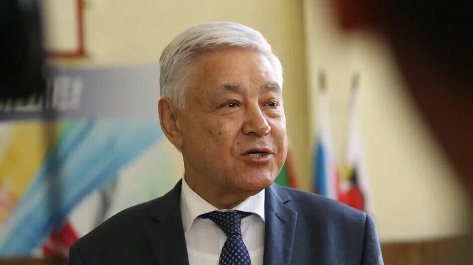     Председатель Госсовета Татарстана Фарид Мухаметшин выступил на заключительном в 2022 году заседании. Он напомнил депутатам, что следующий год является последним перед выборами, а также назвал основные законы, которые были приняты в этом году.