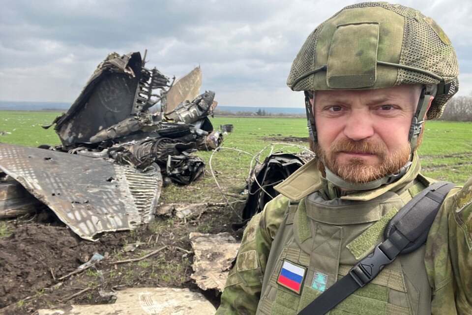     Военкор «КП» в Youtube-стриме «Комсомолки» ответил на вопросы читателей нашей газеты Александр КОЦ