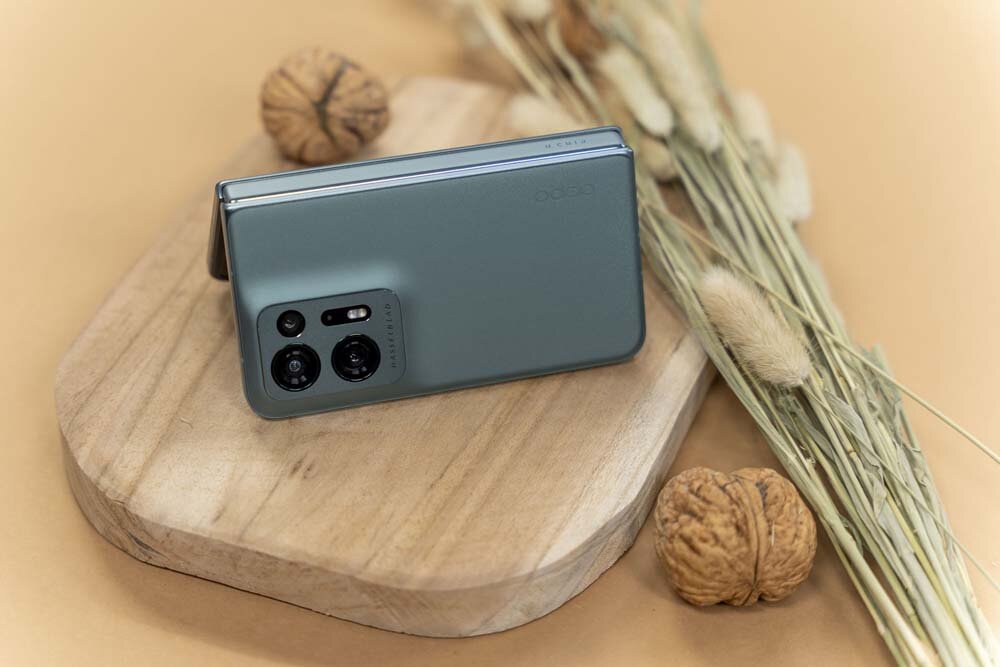 Дизайн смартфона OPPO Find N2