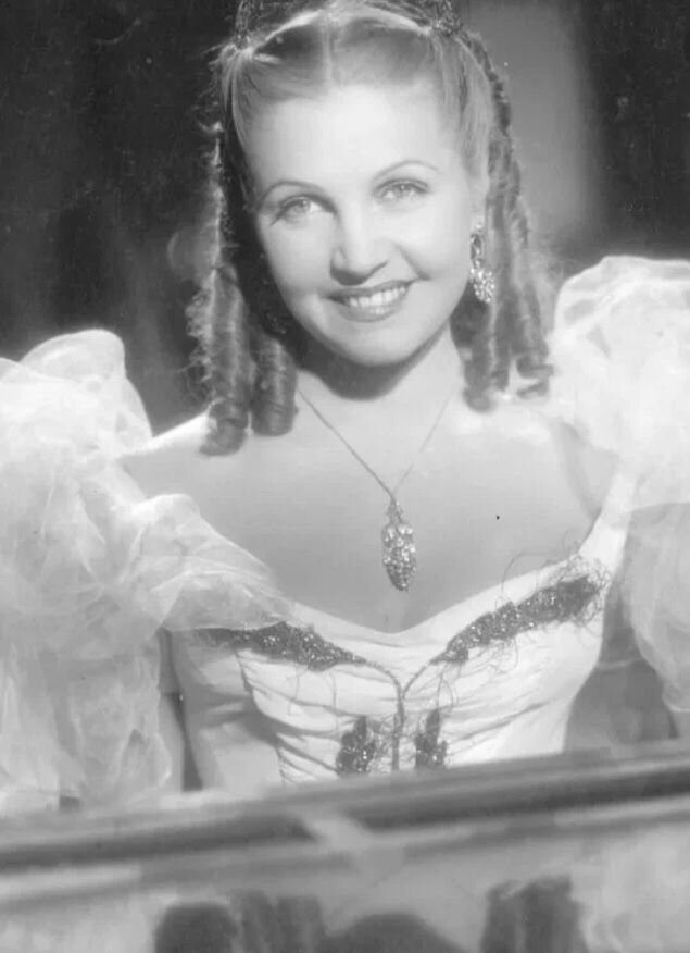 Тамара Макарова в фильме "Маскарад", 1941 г.