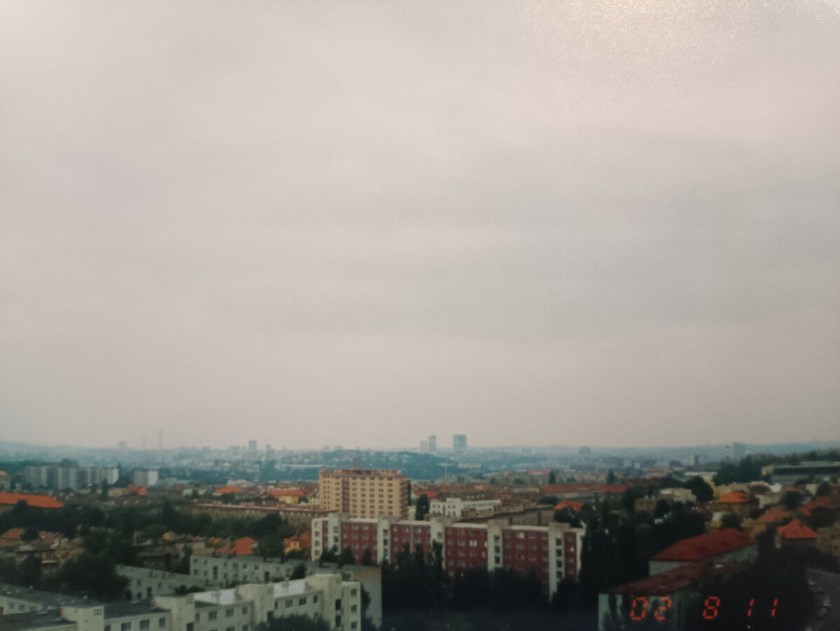 Вид на Прагу из окна отеля. Фото автора