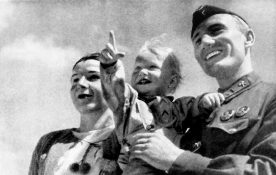    Александр Филин с семьей, 1931 год  Public Domain/Wikimedia Commons