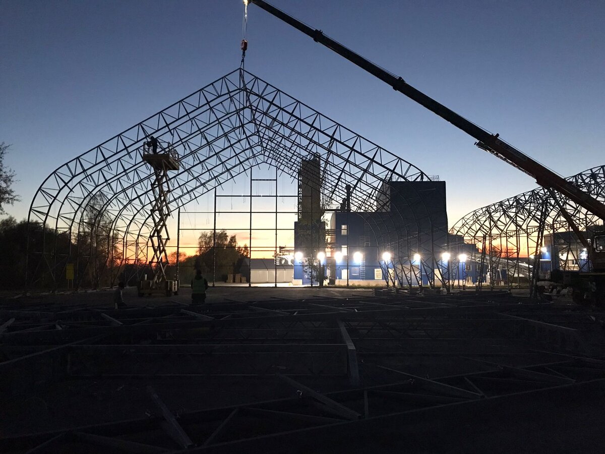 Монтаж конструкций складских сооружений на территории Раменского ГОК