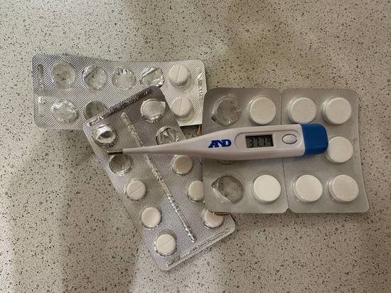     Прежде всего, препараты советуют тем, кто входит в группы риска по здоровью. Фото: МК в Питере