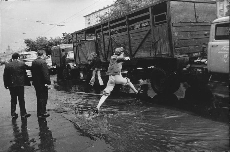 Советские объявления. Эксплуатация в ссср. Документальная фотография ссср. Запрещенные в ссср фотографии. Снимки запрещенные в ссср.