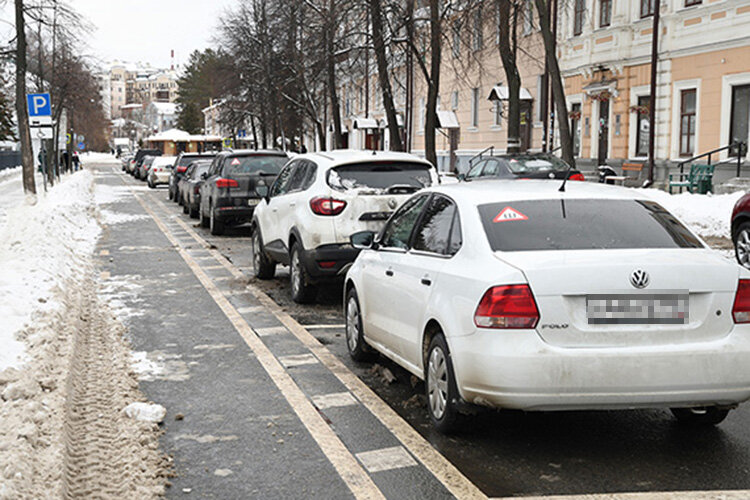   Доля добровольно уплаченных штрафов за минувший год выросла на 9% до 185 млн рублей. Эффект связан с удобством: узнать о штрафах и платить по упрощенной схеме теперь разрешили на порталах государственных и муниципальных услуг РФ и РТ Фото: kzn.ru