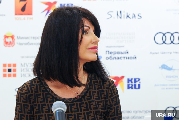    Ирина Текслер отвезла письма детей челябинским бойцам