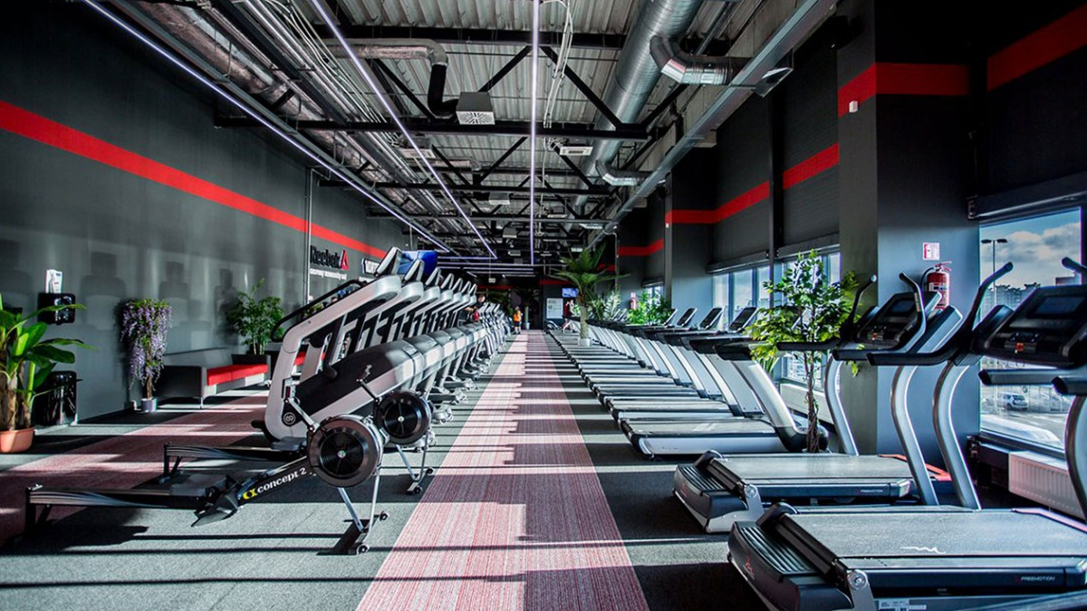 Посещения спортивных. Кардиозона тренажеры. Фитнес клуб атмосфера. Фитнес центр Кржижановского 8. Точка фитнеса.