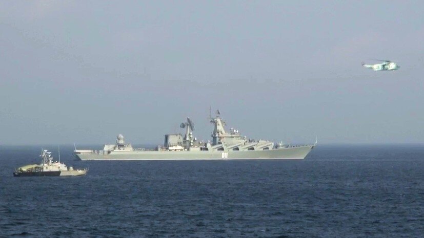     Боевые корабли России, Ирана и Китая во время военно-морских учений CHIRU-2022 в Аравийском море РИА Новости Минобороны России