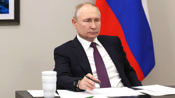    Путин провел совещание в командном пункте СВО Татьяна Сидорова