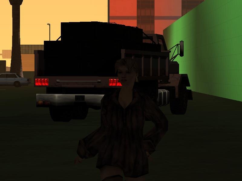 "Ночная бабочка" на фоне грузовика...