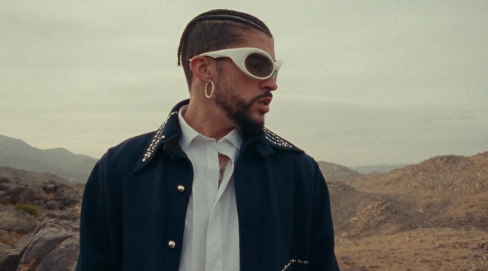     Кадр из клипа «Where She Goes»