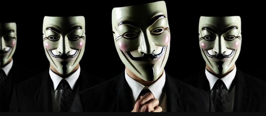 Под масками пряталась знаменитая хакерская группа