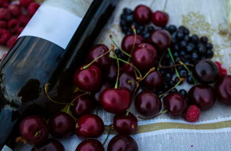 Вино из вишни – рецепт домашнего вишневого вина с косточками. Простое в приготовлении вино из вишни
