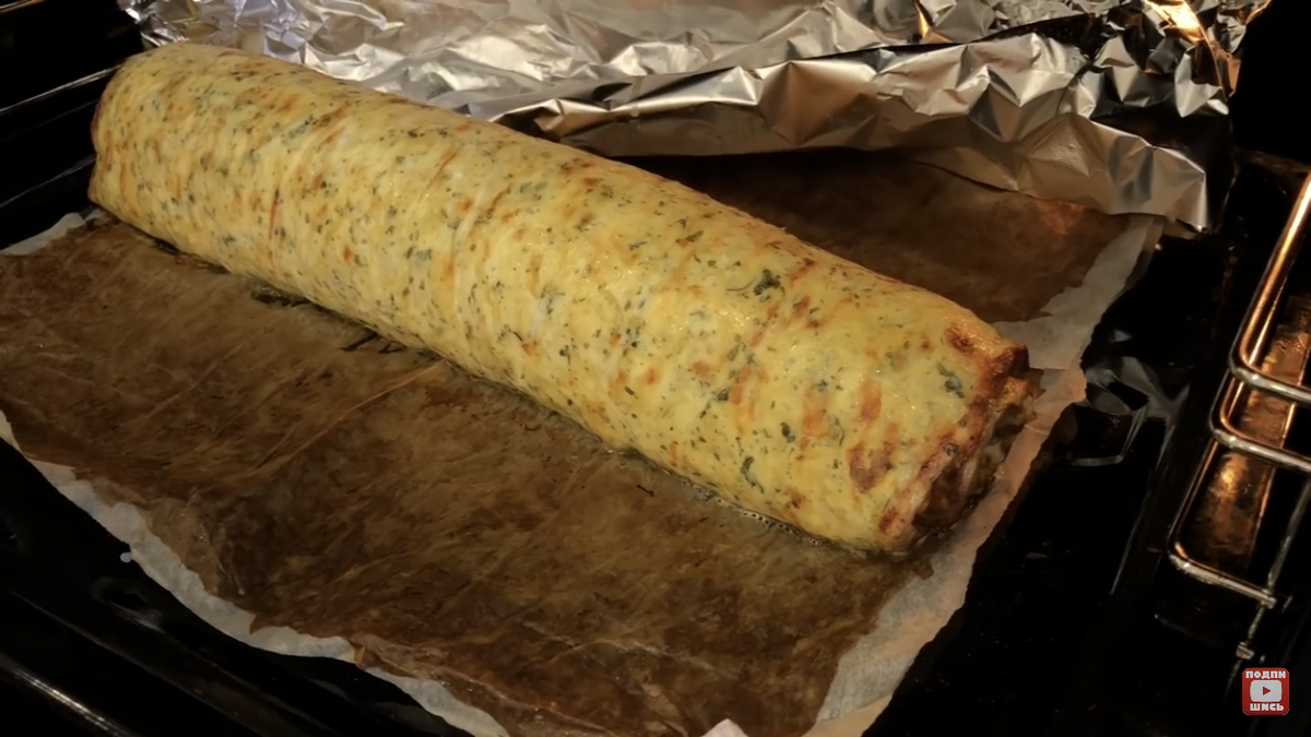 Куриный рулет с сыром Очень сытно и просто.