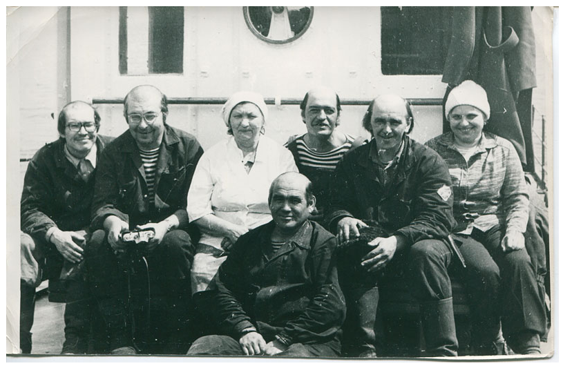 фото pribaikal.ru / фотография из архива семьи Э.Г. Максимовой / Команда "Шокальского" за месяц до гибели (июль 1983). 