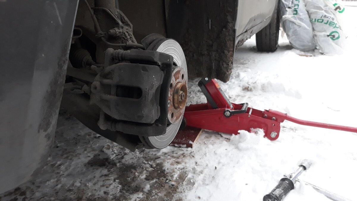 Снял переднее колесо