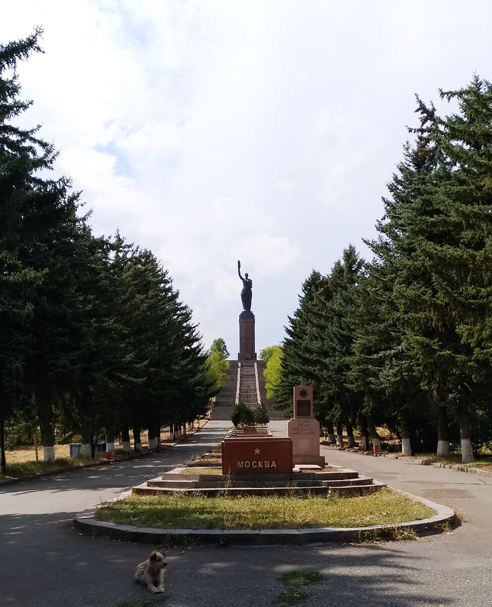 Мать Армения, Гюмри
