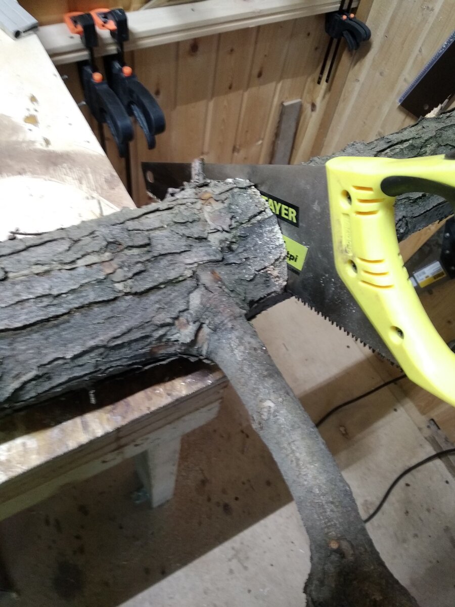 Отпиливаем лишнее.