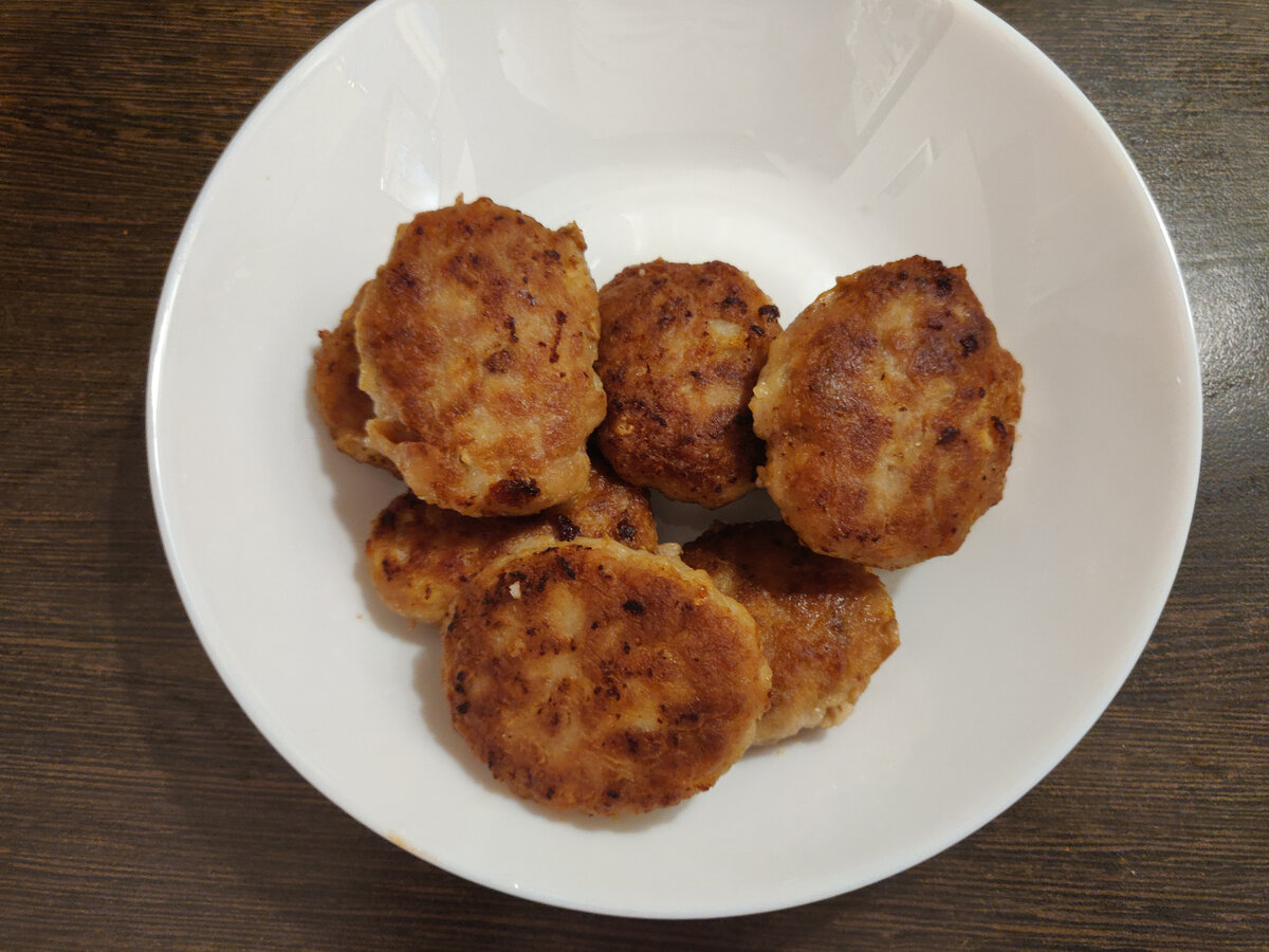 У меня получились вот такие красивые котлетки.