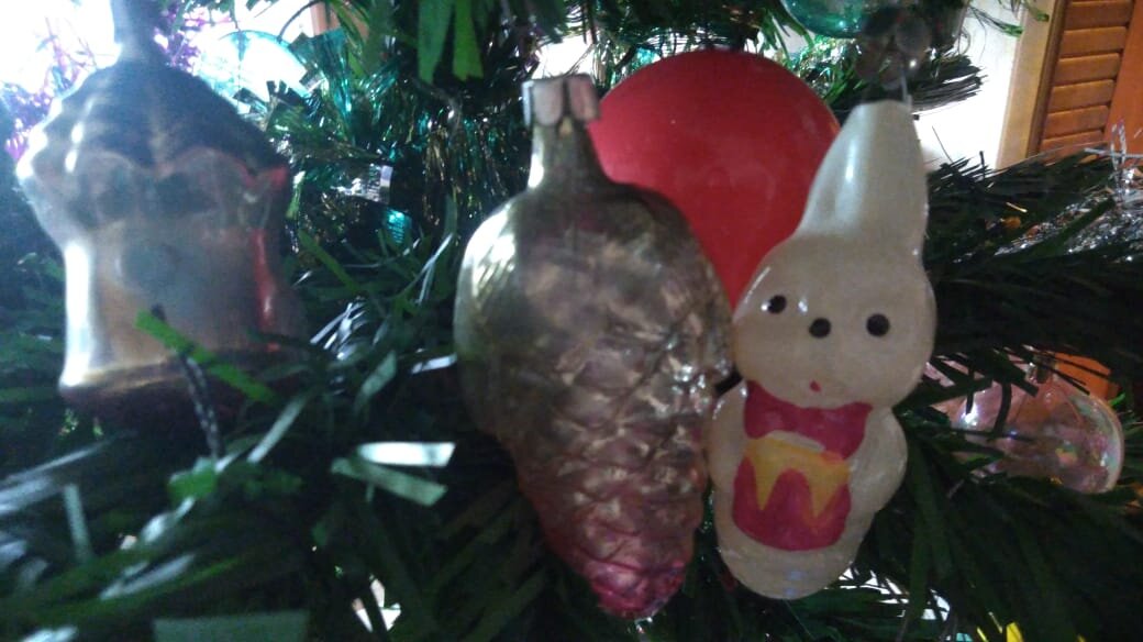 Шишки и фигурки зверей были самые популярные