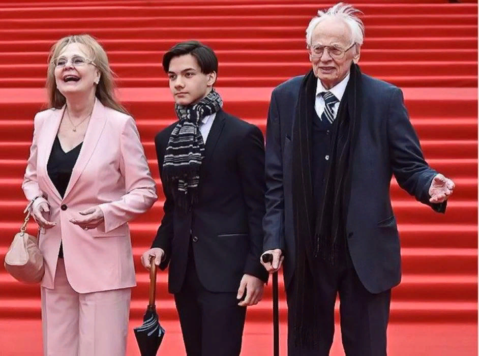 наталья белохвостикова 2020. кирилл наумов сын белохвостиковой. кирилл белохвостиков наумов. приемный сын белохвостиковой. кирилл наумов сын белохвостиковой.