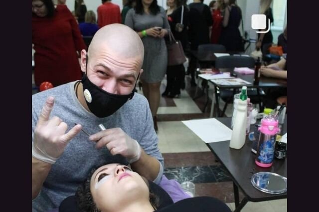 Среди клиенток Дениса сегодня не только жительницы Лабытнанги, но и соседних городов. © / Денис Ермолаев / Из личного архива