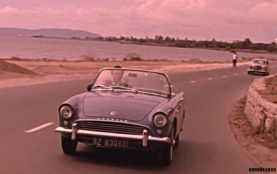 Первая машина Джеймса Бонда.